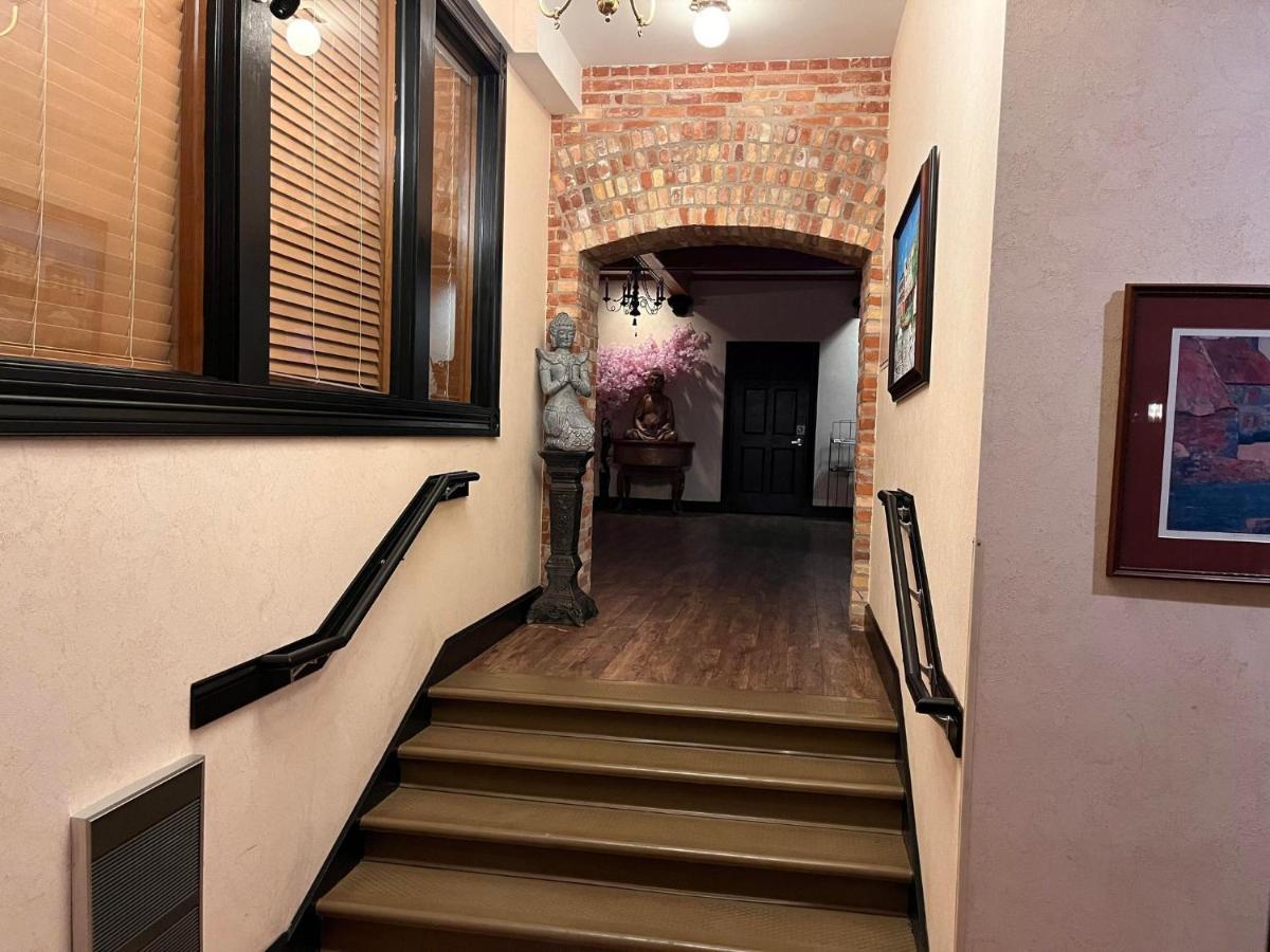 Nuk's Executive Hotel 4*